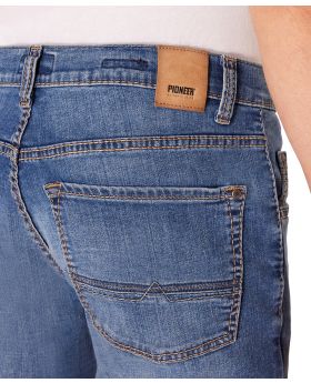 PIONEER Herren Jeans Rando Megaflex midblue used buffies